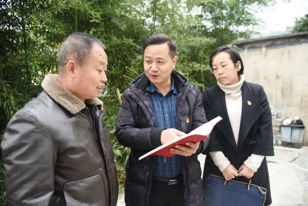 銅興街道紀(jì)工委入戶(hù)了解惠農(nóng)政策落實(shí)情況